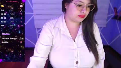 Miia online show from October 16, 2025, 2:51 pm