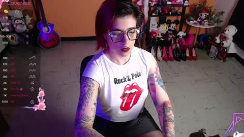 Miss Mia online show from December 10, 2024, 11:43 am
