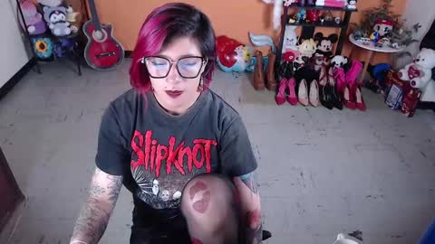 Miss Mia online show from December 19, 2024, 7:51 pm