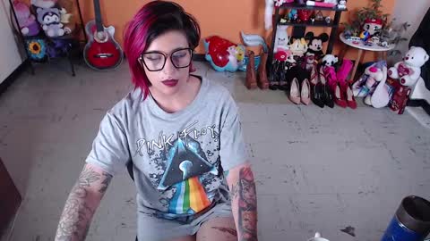 Miss Mia online show from December 21, 2024, 4:14 pm