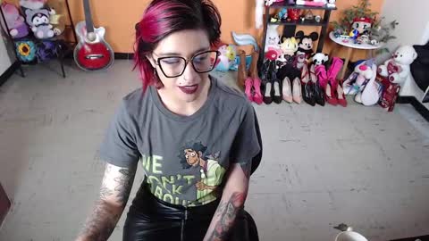Miss Mia online show from December 22, 2024, 2:49 pm