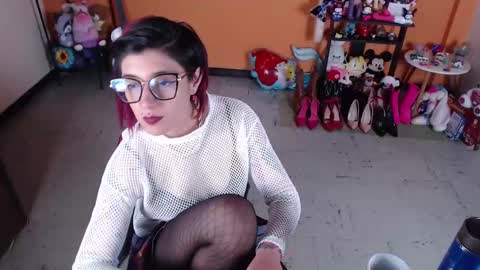 Miss Mia online show from January 4, 2025, 4:43 pm