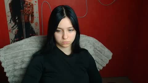 Mia online show from March 10, 2026, 12:54 pm