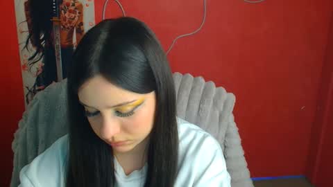 Mia online show from May 4, 2026, 11:28 am