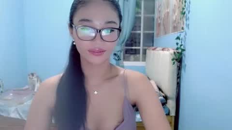 missminervaa online show from March 10, 2026, 5:51 pm