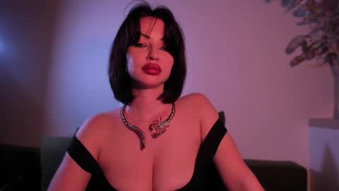 Snapshot of missmirandagd chatting on September 27, 2025, 6:24 pm   online show from September 27, 2025, 6:24 pm