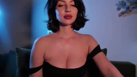 Snapshot of missmirandagd chatting on October 18, 2025, 12:50 pm   online show from October 18, 2025, 12:50 pm