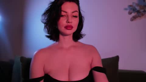 Snapshot of missmirandagd chatting on October 19, 2025, 9:43 am   online show from October 19, 2025, 9:43 am