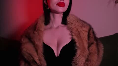 Snapshot of missmirandagd chatting on October 29, 2025, 10:17 am   online show from October 29, 2025, 10:17 am