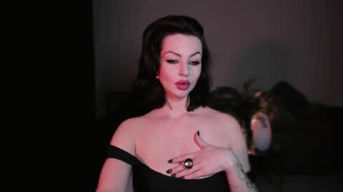   online show from December 18, 2025, 7:09 pm