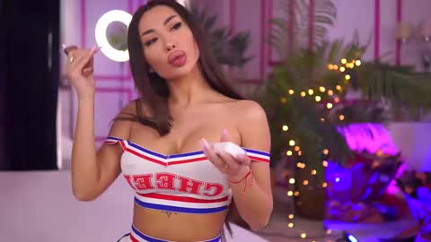 Snapshot of missmo0n chatting on March 2, 2025, 7:10 am Missmo0n online show from March 2, 2025, 7:10 am
