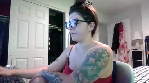 MissMona online show from May 5, 2026, 11:29 am