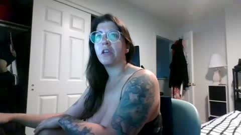 MissMona online show from June 24, 2026, 10:03 am
