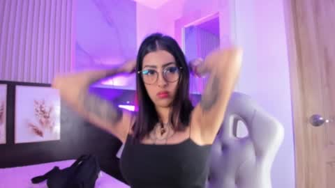 insta miss nickeloo online show from January 6, 2025, 2:47 pm