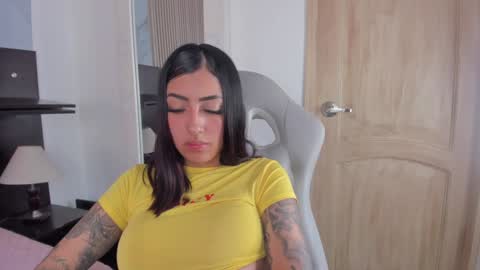 insta miss nickeloo online show from January 10, 2025, 6:17 pm