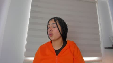 insta miss nickeloo online show from January 27, 2025, 5:37 pm