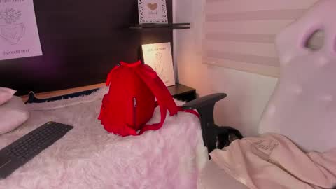 insta miss nickeloo online show from February 22, 2025, 8:42 pm