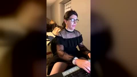 Nicole Smith online show from July 23, 2026, 4:10 am