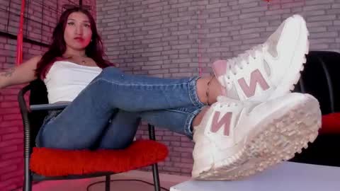 Alana online show from May 5, 2026, 3:31 pm