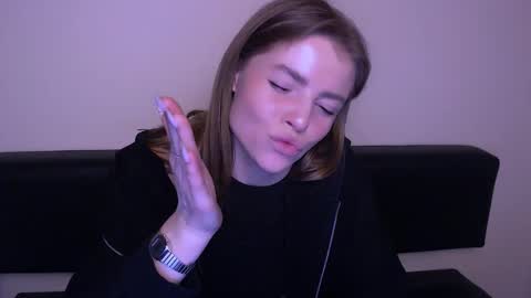 Olivia online show from February 21, 2025, 1:55 am