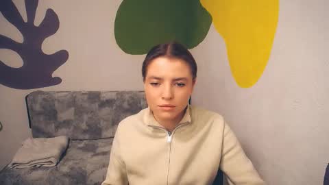 Olivia online show from December 2, 2025, 9:03 am