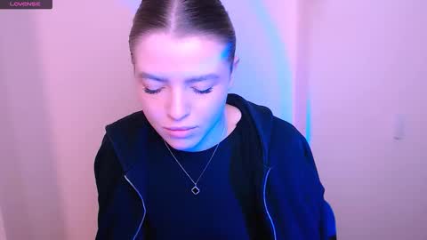 Olivia online show from December 18, 2025, 9:37 am