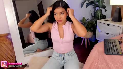 Emma Prada online show from October 9, 2025, 12:14 pm