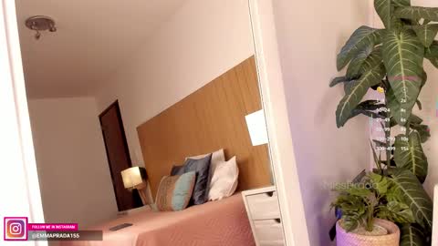 Emma Prada online show from October 15, 2025, 11:43 am