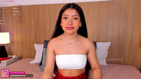 Emma Prada online show from November 25, 2025, 1:22 pm