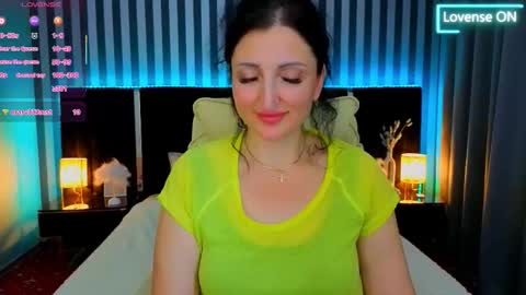 missrossi online show from November 22, 2025, 8:19 pm