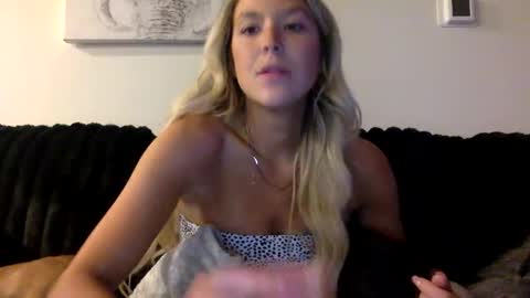 Alyssa online show from April 21, 2026, 2:51 am