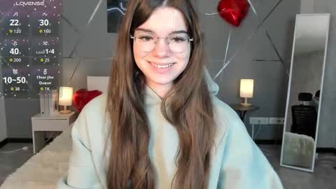 Snapshot of misss_evelyne chatting on February 22, 2026, 1:18 am misss_evelyne online show from February 22, 2026, 1:18 am