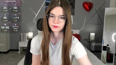 Snapshot of misss_evelyne chatting on March 10, 2026, 7:24 am misss_evelyne online show from March 10, 2026, 7:24 am