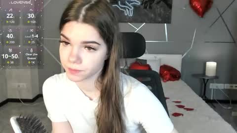 Snapshot of misss_evelyne chatting on March 17, 2026, 7:12 am misss_evelyne online show from March 17, 2026, 7:12 am