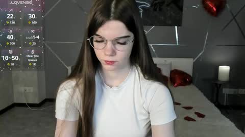 Snapshot of misss_evelyne chatting on March 18, 2026, 6:49 am misss_evelyne online show from March 18, 2026, 6:49 am