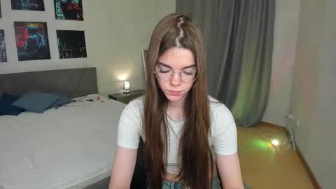 Snapshot of misss_evelyne chatting on March 26, 2026, 6:52 am misss_evelyne online show from March 26, 2026, 6:52 am