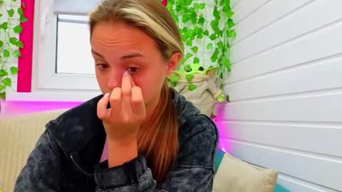 Snapshot of misss_viki chatting on September 21, 2025, 6:26 am . online show from September 21, 2025, 6:26 am