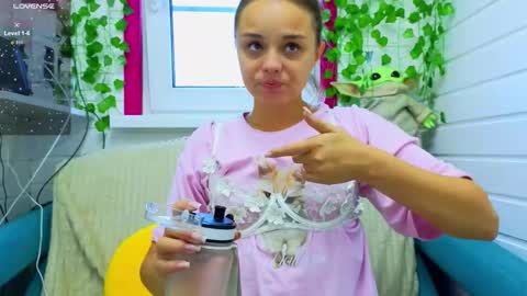 Snapshot of misss_viki chatting on September 22, 2025, 6:15 am . online show from September 22, 2025, 6:15 am