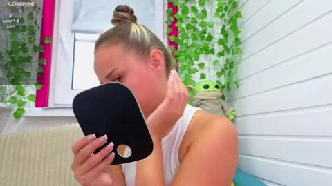 Snapshot of misss_viki chatting on September 25, 2025, 8:07 am . online show from September 25, 2025, 8:07 am