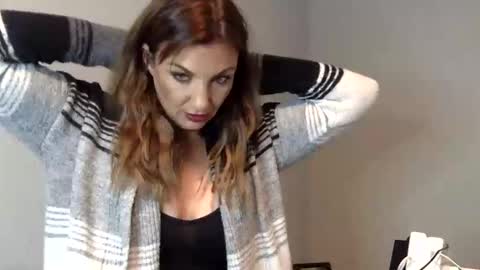 Snapshot of missshutterspeed chatting on October 22, 2025, 12:49 pm Wifey online show from October 22, 2025, 12:49 pm