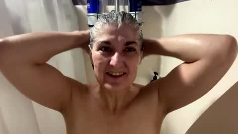 Miss Spooky Silverstacker online show from February 3, 2025, 11:53 am