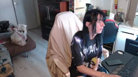 missthon online show from June 24, 2026, 12:04 pm