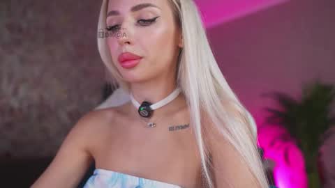 Snapshot of misstics_ chatting on October 5, 2025, 7:23 pm Eva online show from October 5, 2025, 7:23 pm