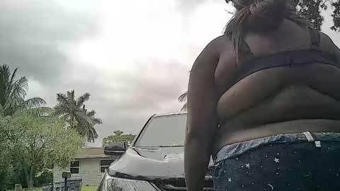 Misstrezzkristina online show from February 20, 2025, 3:19 pm