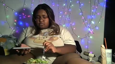 Misstrezzkristina online show from March 1, 2025, 3:32 am