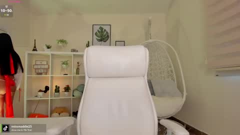 Snapshot of missvancouver_ chatting on October 2, 2025, 12:56 pm Mafe Jimenez online show from October 2, 2025, 12:56 pm