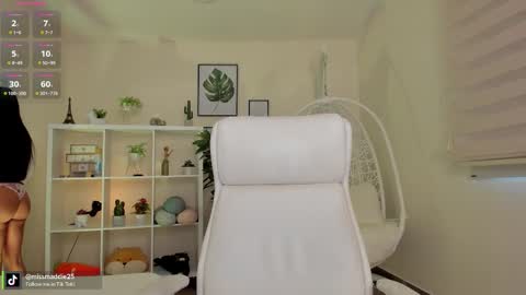 Snapshot of missvancouver_ chatting on October 3, 2025, 1:08 pm Mafe Jimenez online show from October 3, 2025, 1:08 pm