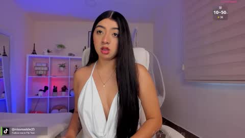 Snapshot of missvancouver_ chatting on October 29, 2025, 2:19 pm Mafe Jimenez online show from October 29, 2025, 2:19 pm