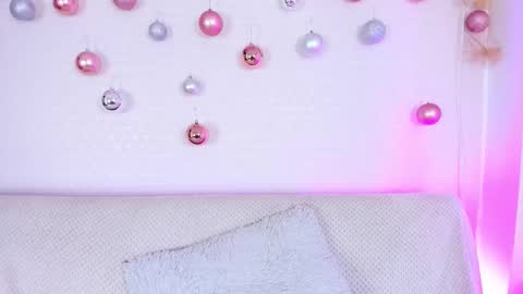 Pau OFmissweetpeach online show from December 21, 2025, 4:03 pm