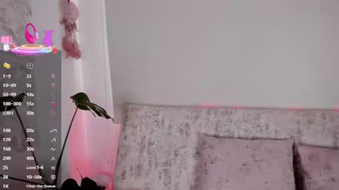 Pau OFmissweetpeach online show from June 15, 2026, 9:06 pm